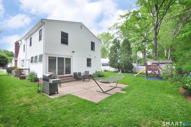44 Miamis Road, West Hartford, CT 06117