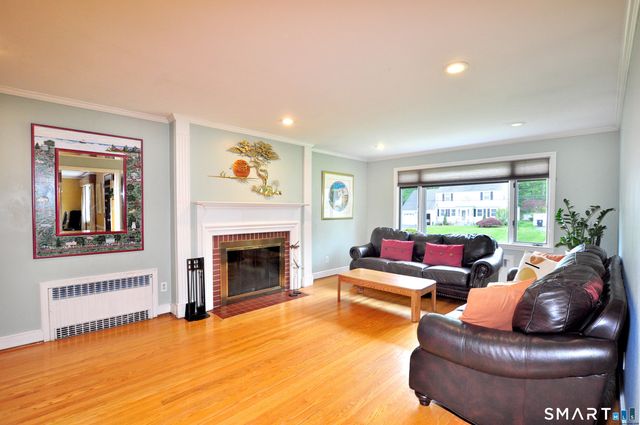 44 Miamis Road, West Hartford, CT 06117