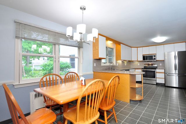 44 Miamis Road, West Hartford, CT 06117