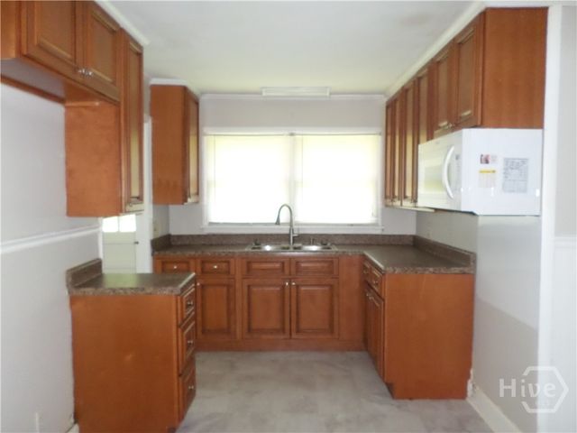 33 Russell Avenue, Garden City, GA 31408