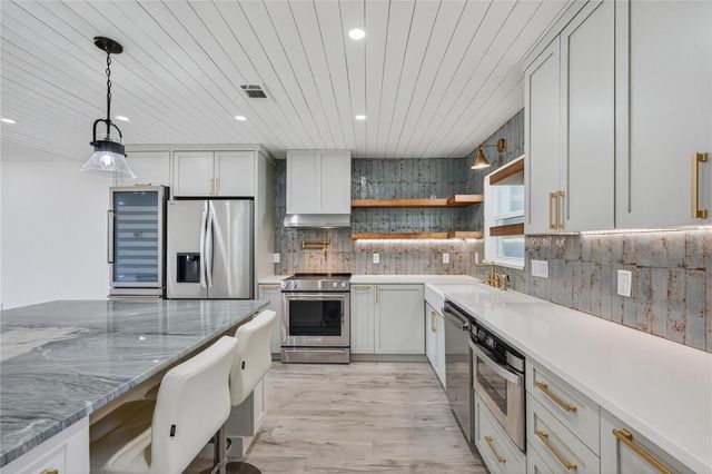 620 FAIR WINDS DRIVE 620, Nokomis, FL 34275