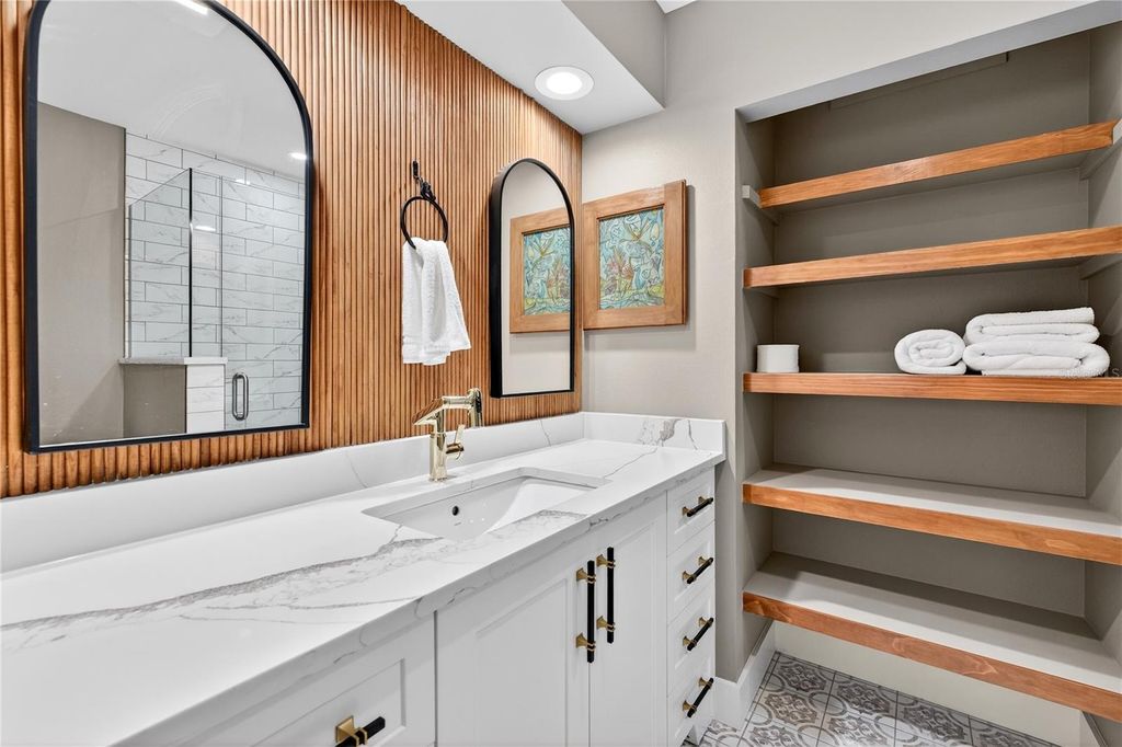 Image 28 of property listing at 620 FAIR WINDS DRIVE 620, Nokomis, FL 34275