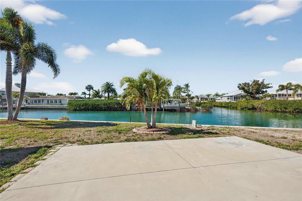 Image 36 of property listing at 620 FAIR WINDS DRIVE 620, Nokomis, FL 34275