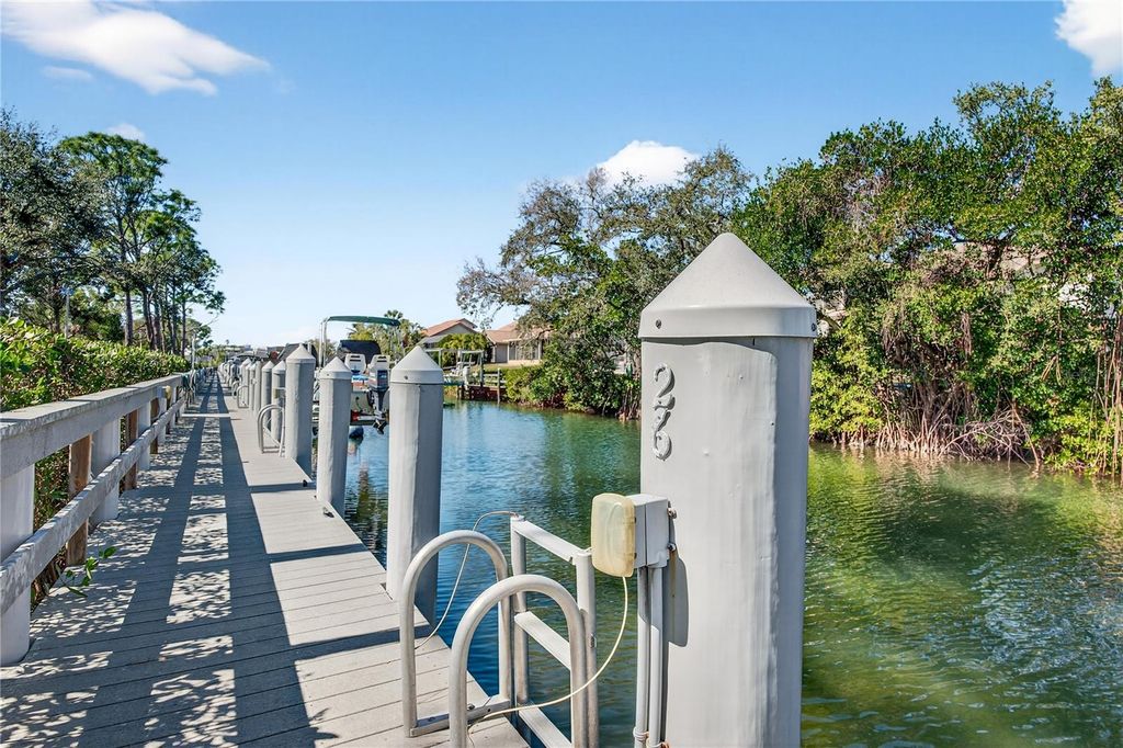 Image 40 of property listing at 620 FAIR WINDS DRIVE 620, Nokomis, FL 34275