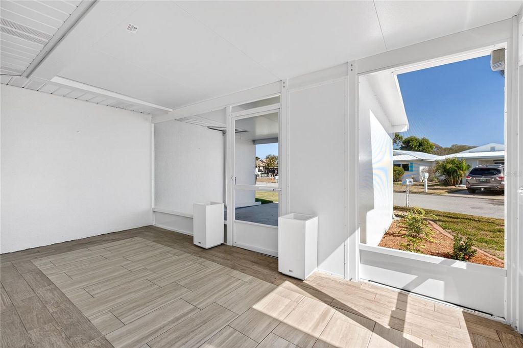 Image 6 of property listing at 620 FAIR WINDS DRIVE 620, Nokomis, FL 34275