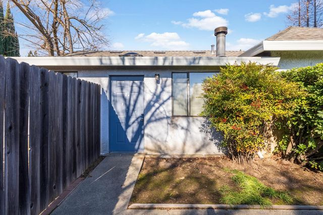 3125 Kobrock Way, Carmichael, CA 95608