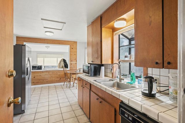 3125 Kobrock Way, Carmichael, CA 95608