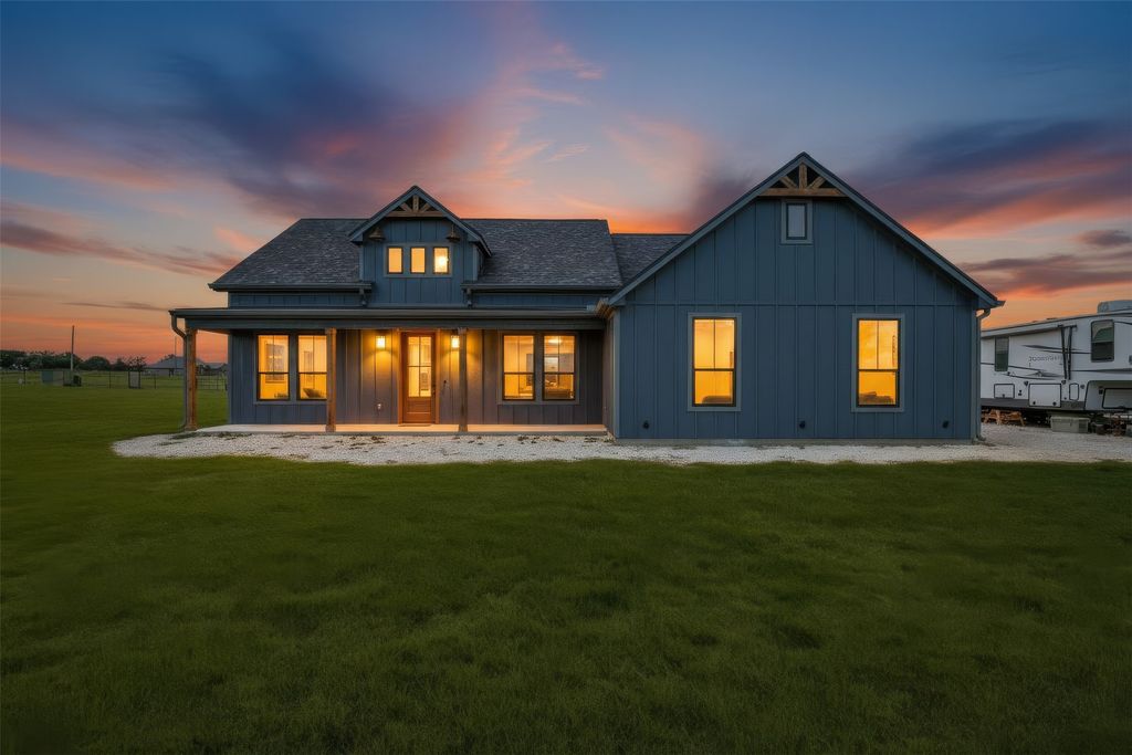 1150 Doss Road, Millsap, TX 76066
