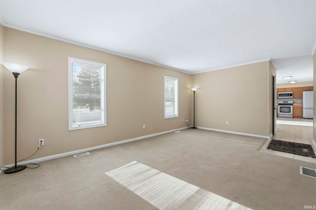 5220 Vermont Lane, Fort Wayne, IN 46815