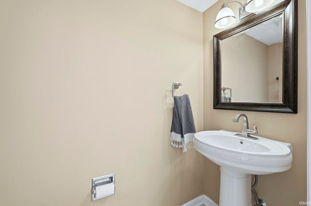 5220 Vermont Lane, Fort Wayne, IN 46815