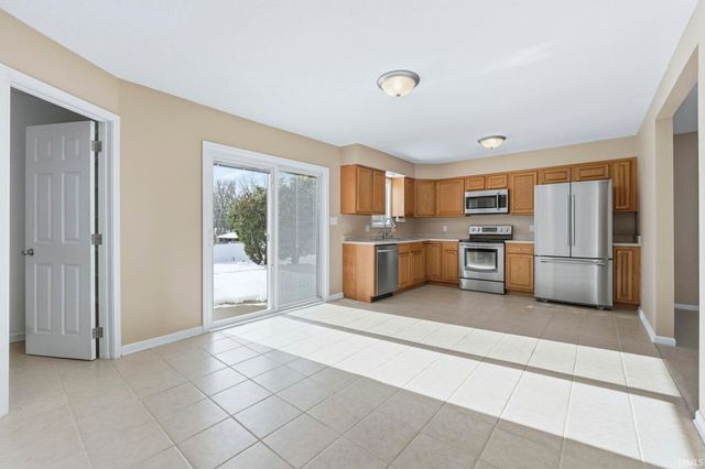 5220 Vermont Lane, Fort Wayne, IN 46815