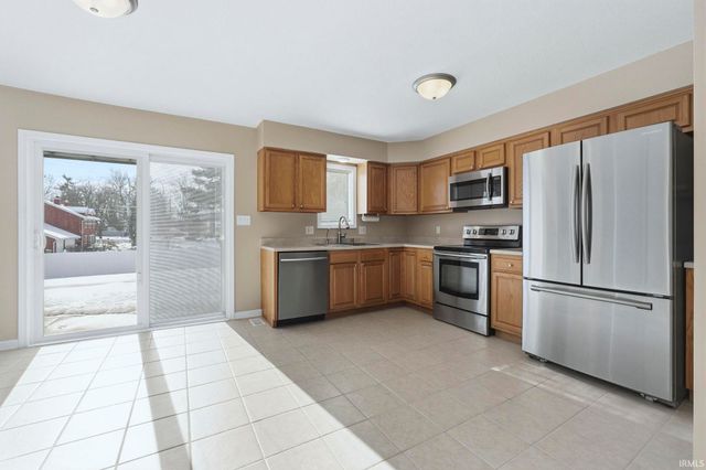 5220 Vermont Lane, Fort Wayne, IN 46815