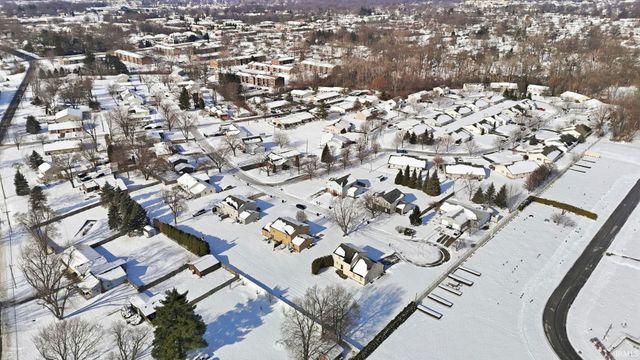 5220 Vermont Lane, Fort Wayne, IN 46815