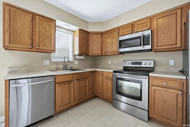 5220 Vermont Lane, Fort Wayne, IN 46815