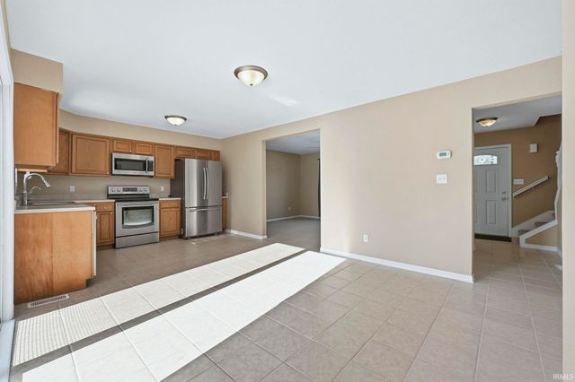 5220 Vermont Lane, Fort Wayne, IN 46815