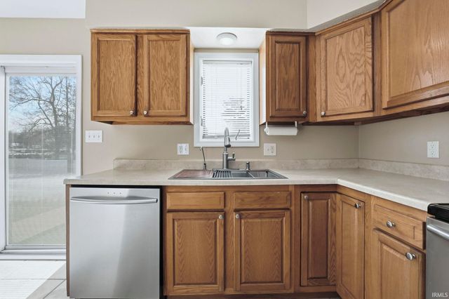 5220 Vermont Lane, Fort Wayne, IN 46815