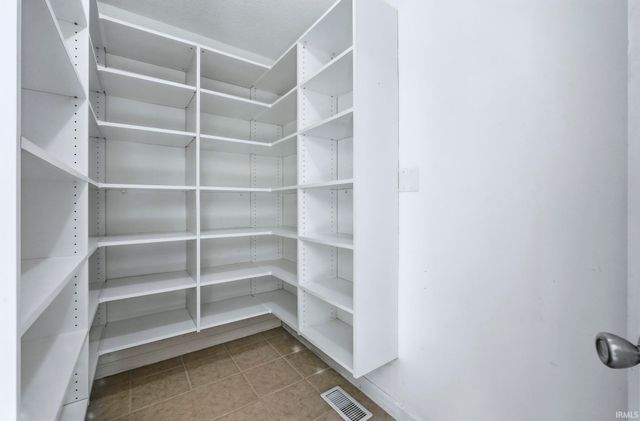 5220 Vermont Lane, Fort Wayne, IN 46815