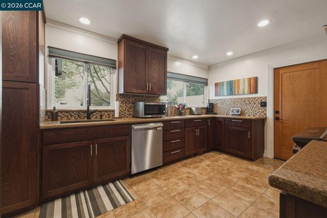 917 Hamilton Dr, Pleasant Hill, CA 94523