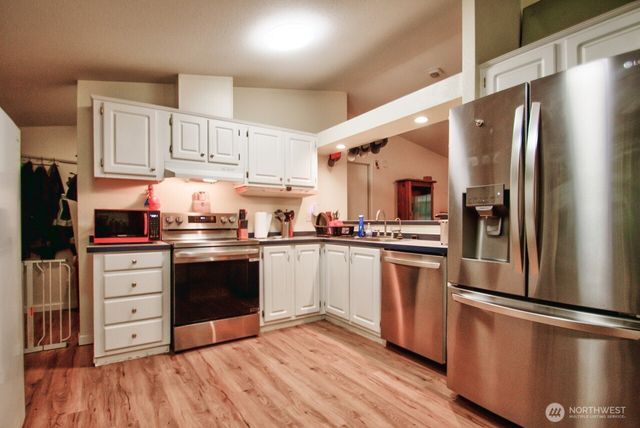 307 S 3rd Ave, Pe Ell, WA 98572