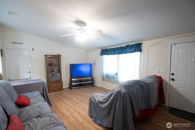 307 S 3rd Ave, Pe Ell, WA 98572