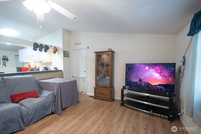 307 S 3rd Ave, Pe Ell, WA 98572