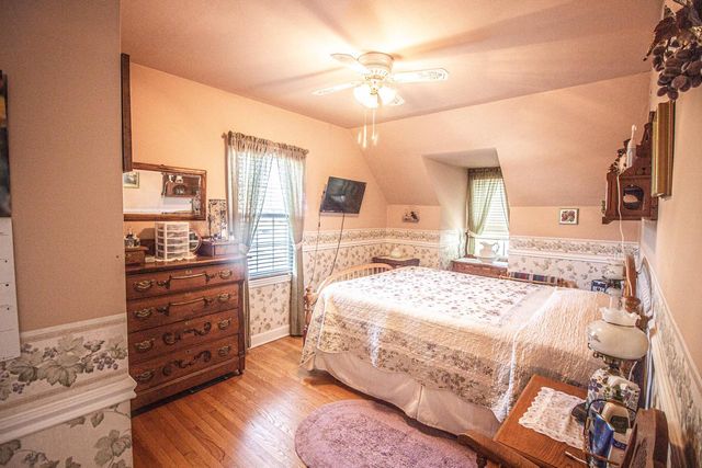 12209 Cathedral AVENUE, Wauwatosa, WI 53226