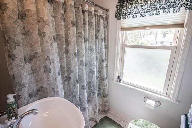 12209 Cathedral AVENUE, Wauwatosa, WI 53226