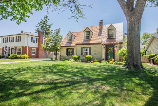 12209 Cathedral AVENUE, Wauwatosa, WI 53226