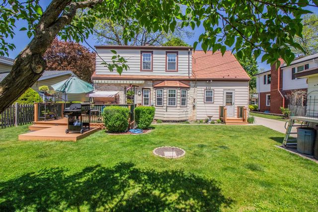 12209 Cathedral AVENUE, Wauwatosa, WI 53226