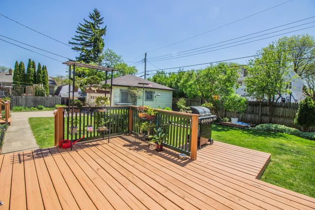 12209 Cathedral AVENUE, Wauwatosa, WI 53226