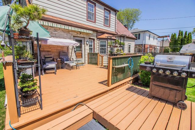 12209 Cathedral AVENUE, Wauwatosa, WI 53226
