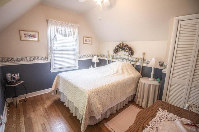 12209 Cathedral AVENUE, Wauwatosa, WI 53226