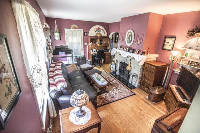 12209 Cathedral AVENUE, Wauwatosa, WI 53226