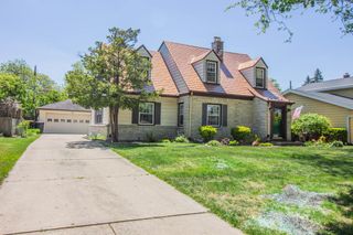 12209 Cathedral AVENUE, Wauwatosa, WI 53226