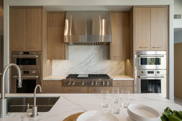 7224 N LAKESIDE Lane, Paradise Valley, AZ 85253