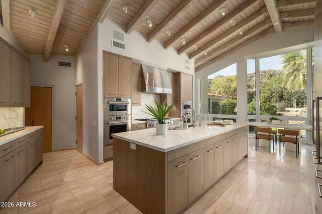 7224 N LAKESIDE Lane, Paradise Valley, AZ 85253