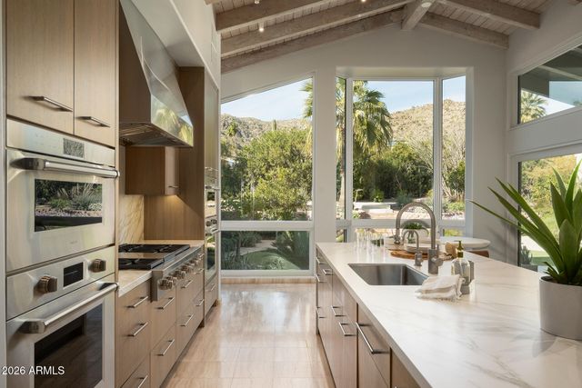 7224 N LAKESIDE Lane, Paradise Valley, AZ 85253