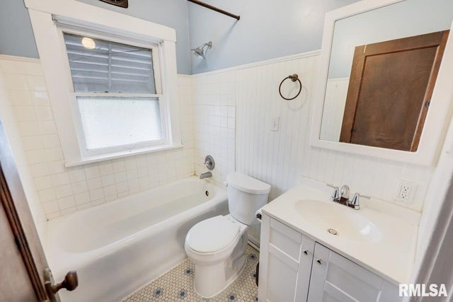 1803 W MAIN Street, Peoria, IL 61606