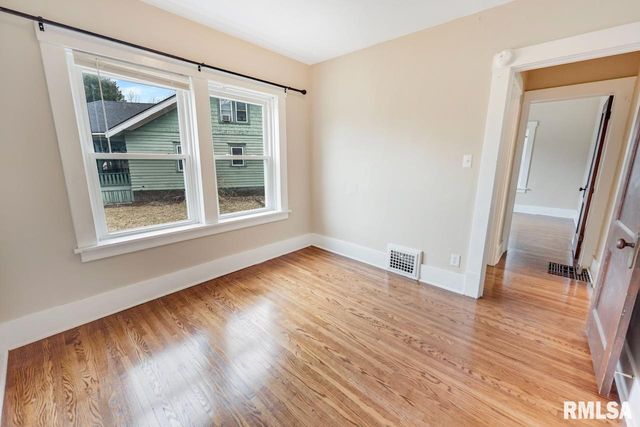 1803 W MAIN Street, Peoria, IL 61606