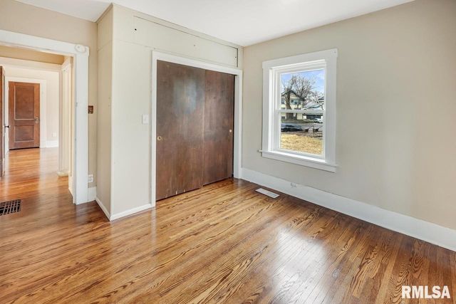 1803 W MAIN Street, Peoria, IL 61606