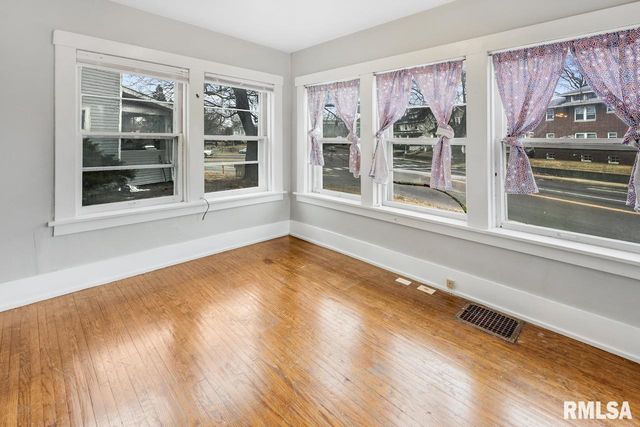 1803 W MAIN Street, Peoria, IL 61606