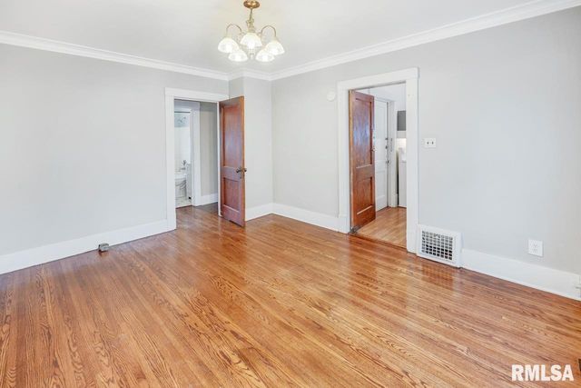 1803 W MAIN Street, Peoria, IL 61606