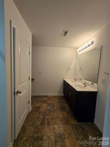 9138 Bradstreet Commons Way, Charlotte, NC 28215
