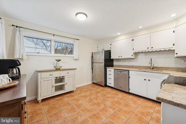 419 SUNSET DR, Downingtown, PA 19335