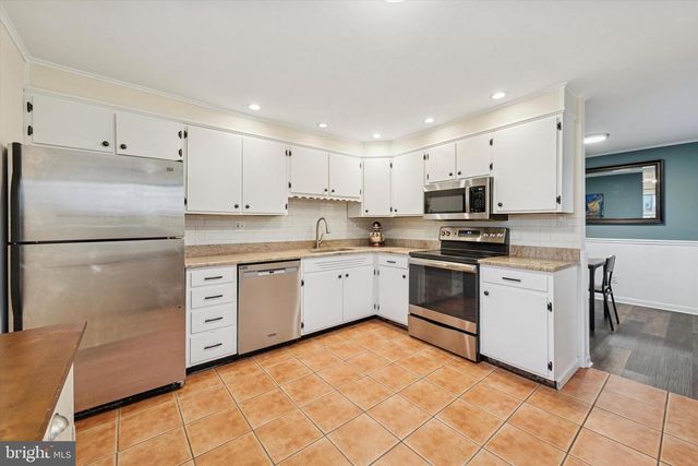 419 SUNSET DR, Downingtown, PA 19335