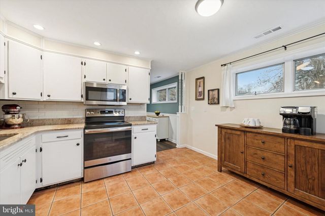 419 SUNSET DR, Downingtown, PA 19335