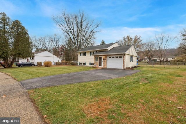 419 SUNSET DR, Downingtown, PA 19335