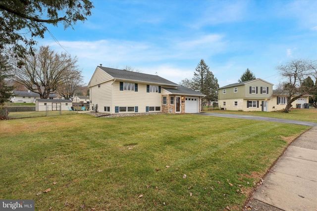 419 SUNSET DR, Downingtown, PA 19335