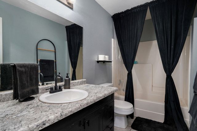 425 W Aldrich Road, Bolivar, MO 65613