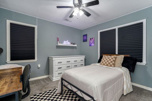 425 W Aldrich Road, Bolivar, MO 65613